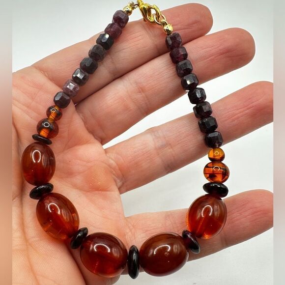 AMAZING Amber and garnet beaded stretchy bracelet! - Picture 2 of 11